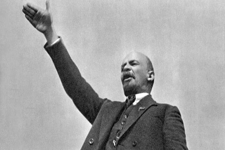 Vladimir Lenin, Marksizm üzerine dayandırılmış, politik ve ekonomik bir teori olan Leninizm'in de yaratıcısıdır.