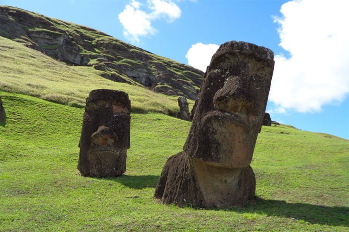 Moai Heykelleri