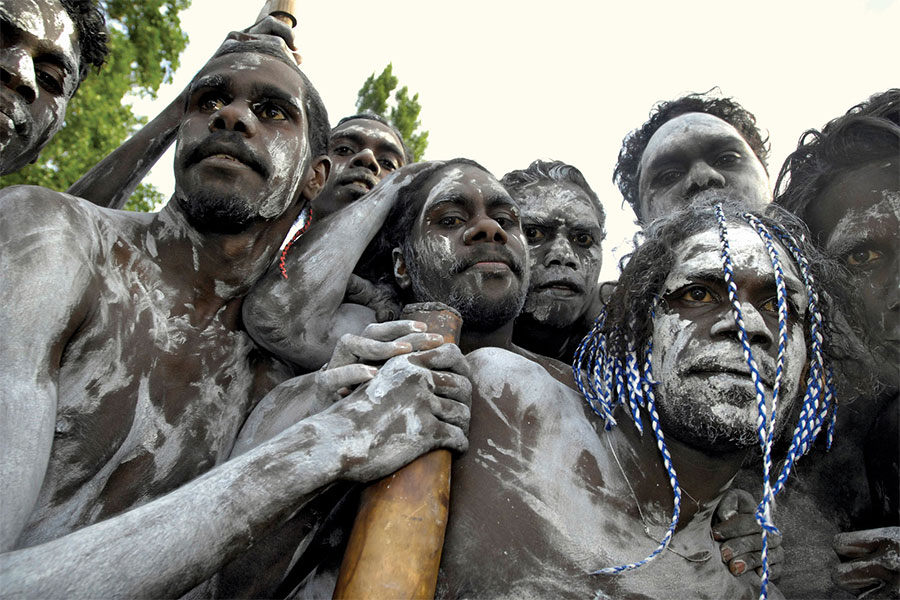 Avustralya aborjinleri, Avustralya’nın iki farklı yerli halkından biridir.