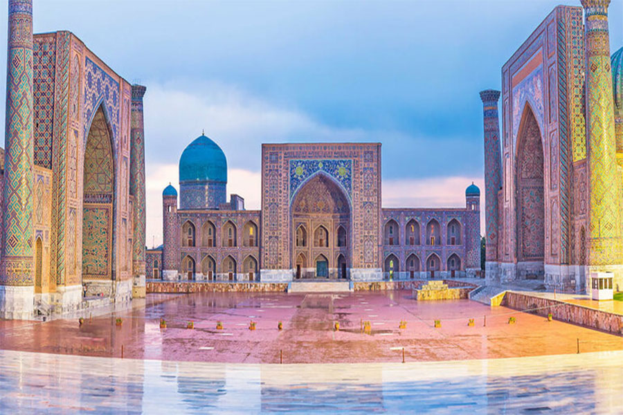 Özbekistan’ın en büyük ikinci şehri olan Semerkant başkent Taşkent’in Güneybatısında bulunmaktadır.